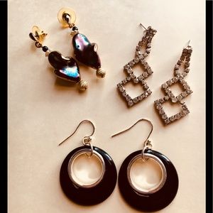 Lot of three pairs of earrings post&Fishhook